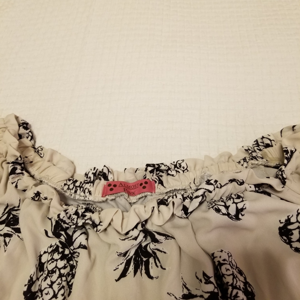 Almost Pink Boutique Flowy Crop Top - Picture 5 of 6